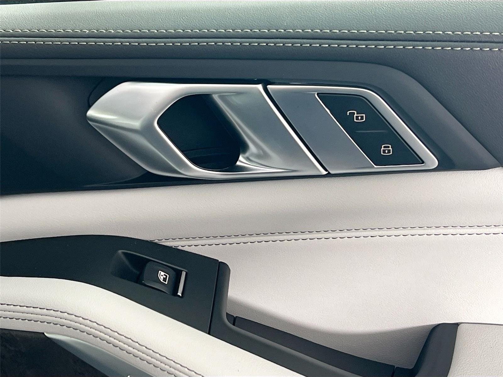 2026 BMW X5 50e - Photo 31