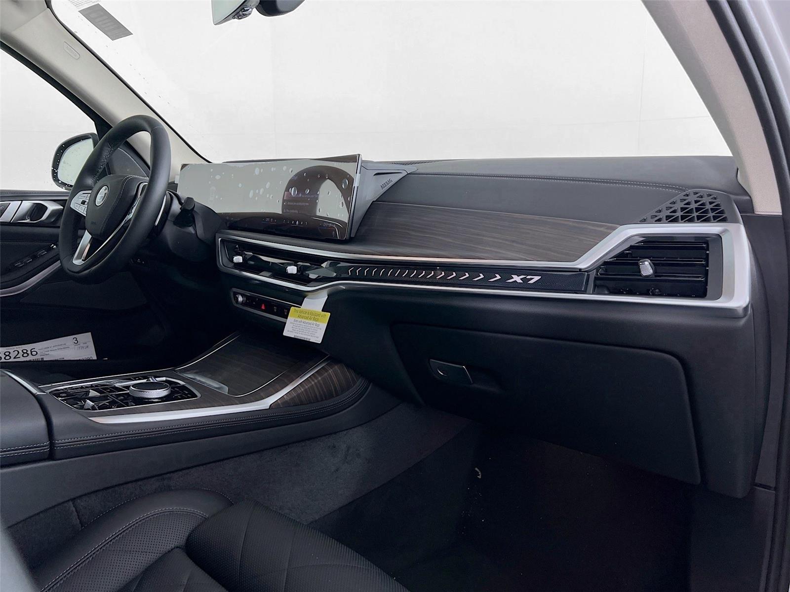 2025 BMW X7 40i - Photo 24