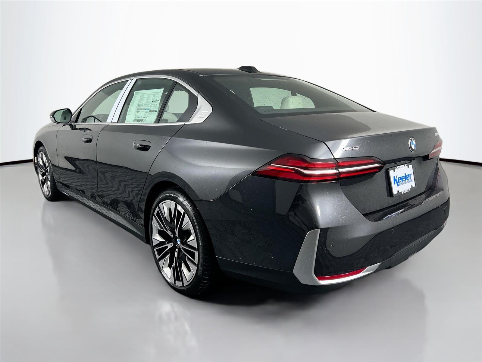 2026 BMW 5 Series 530i - Photo 4