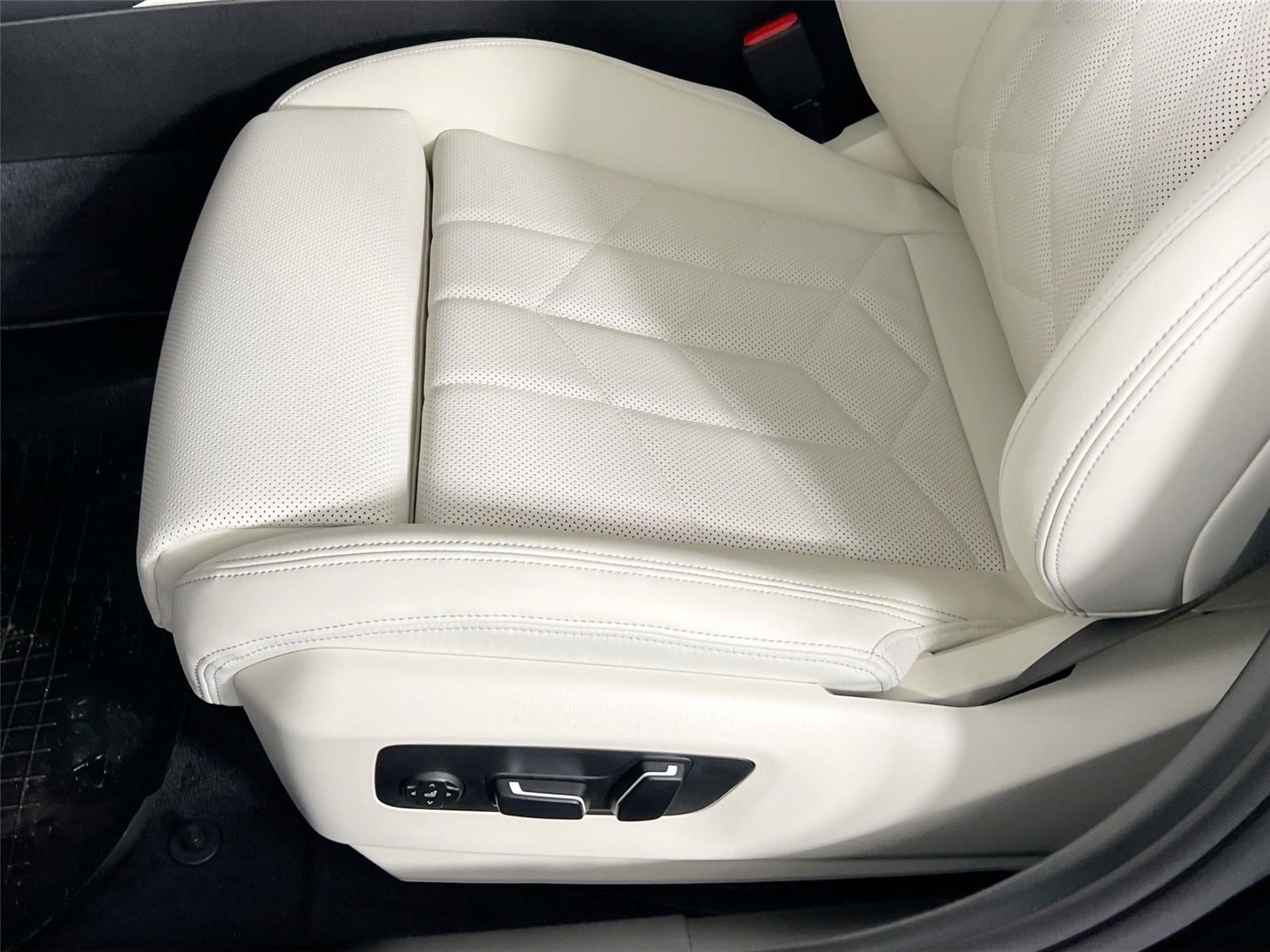 2026 BMW 5 Series 530i - Photo 19