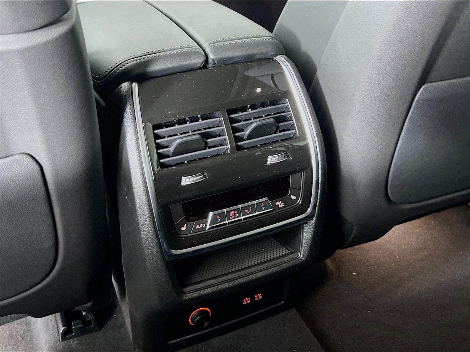 2025 BMW X7 40i - Photo 21