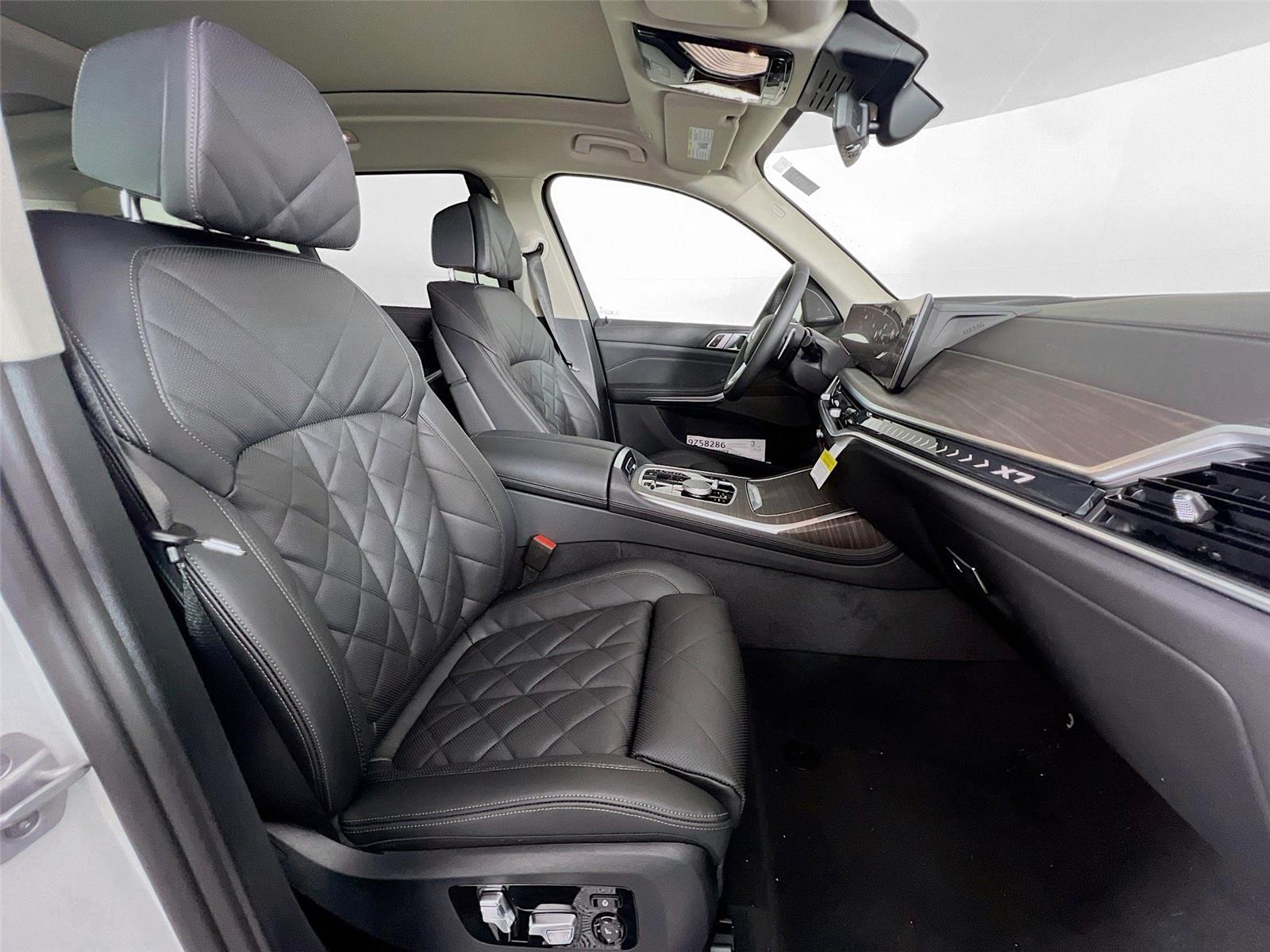 2025 BMW X7 40i - Photo 23