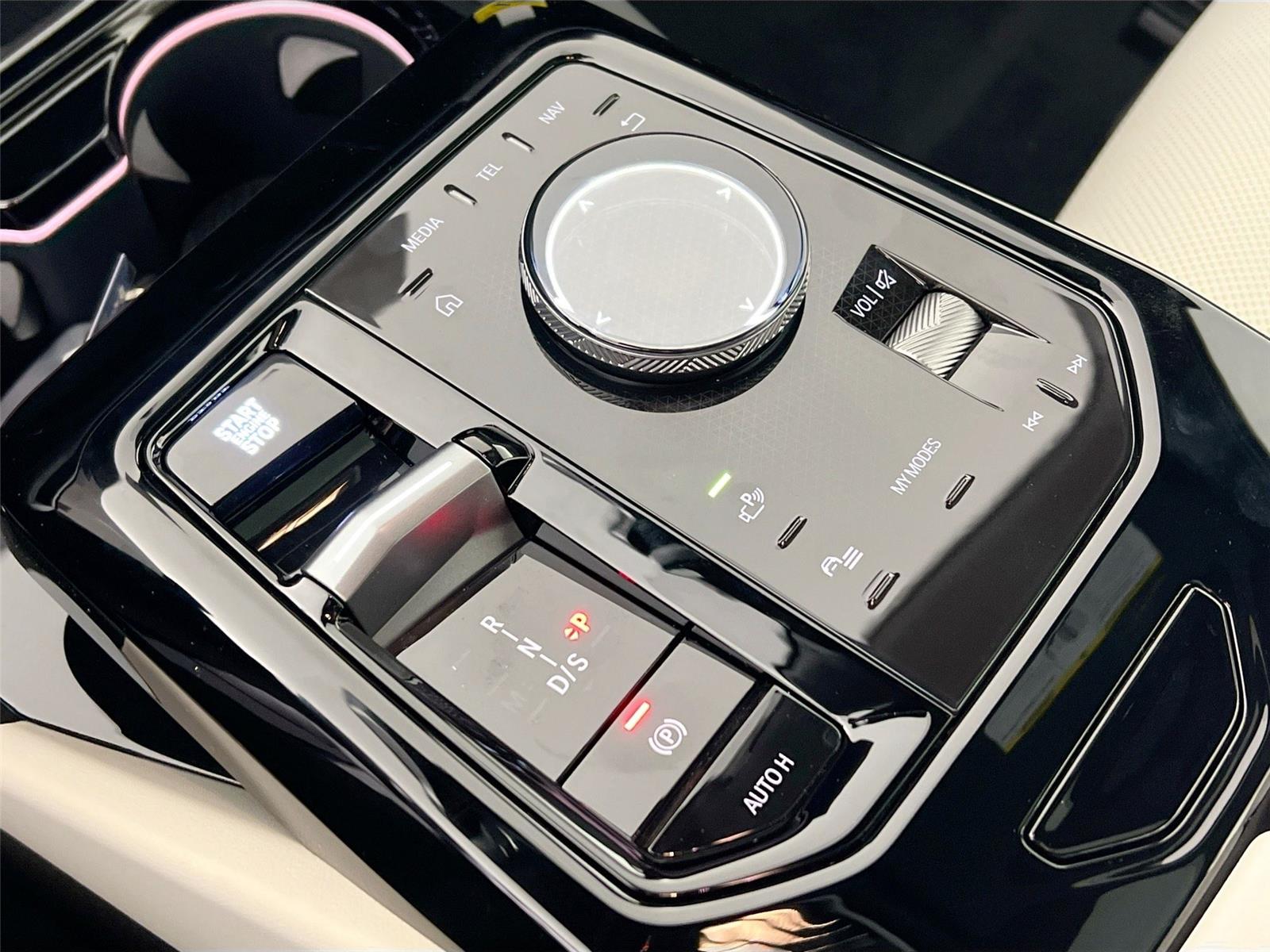 2026 BMW 5 Series 530i - Photo 15