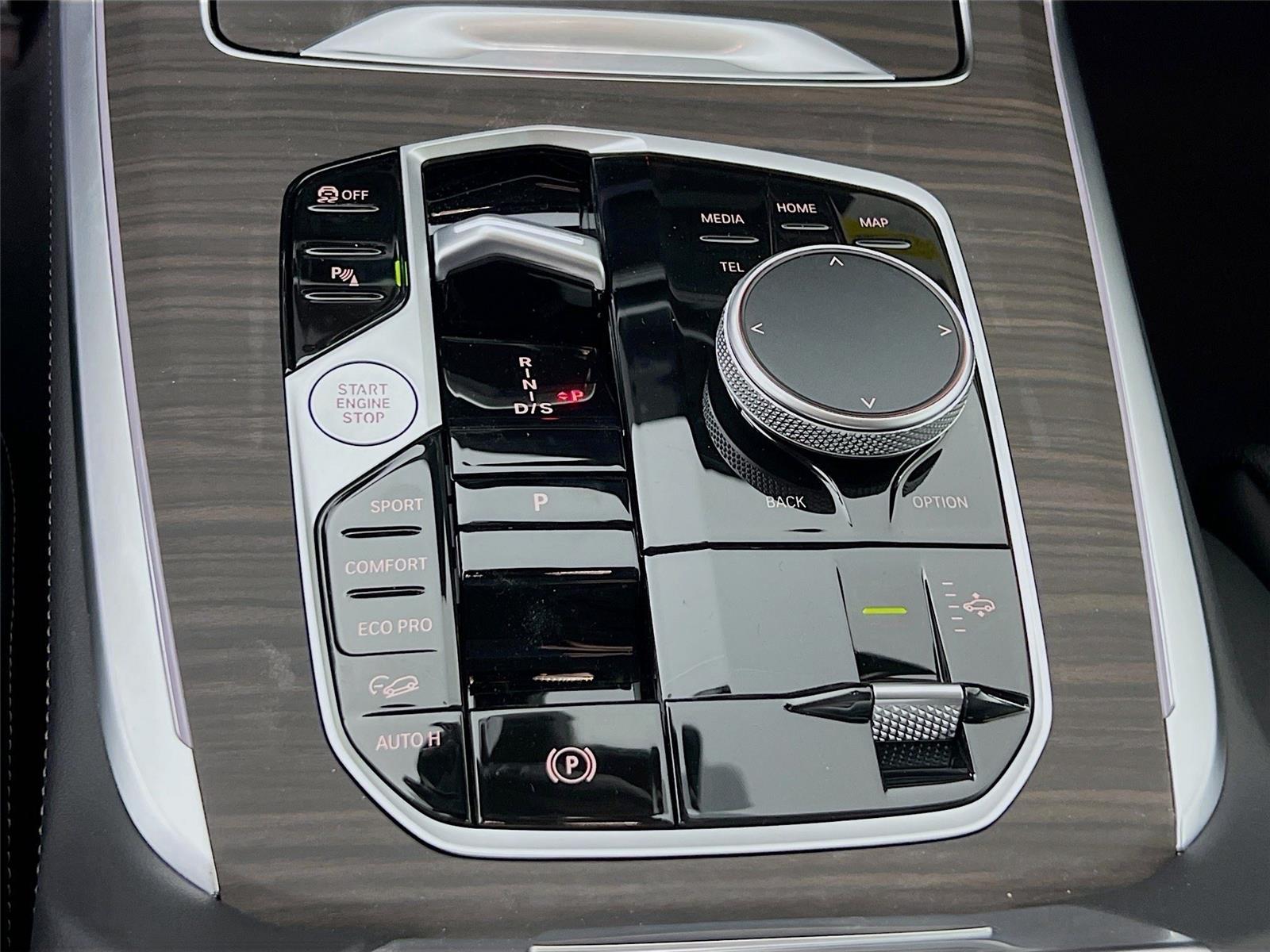 2025 BMW X7 40i - Photo 16