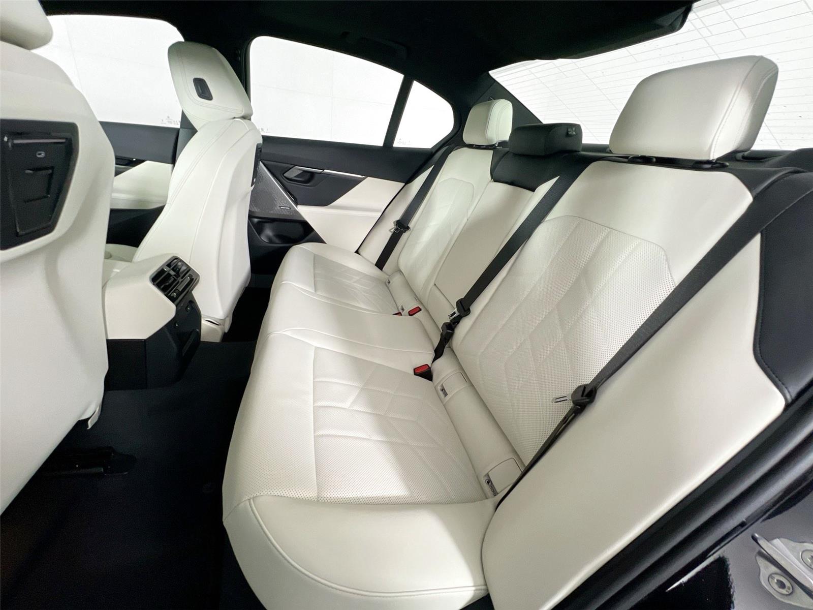 2026 BMW 5 Series 530i - Photo 23