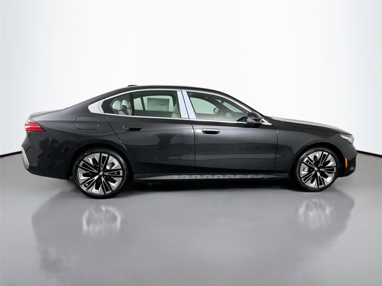 2026 BMW 5 Series 530i - Photo 7