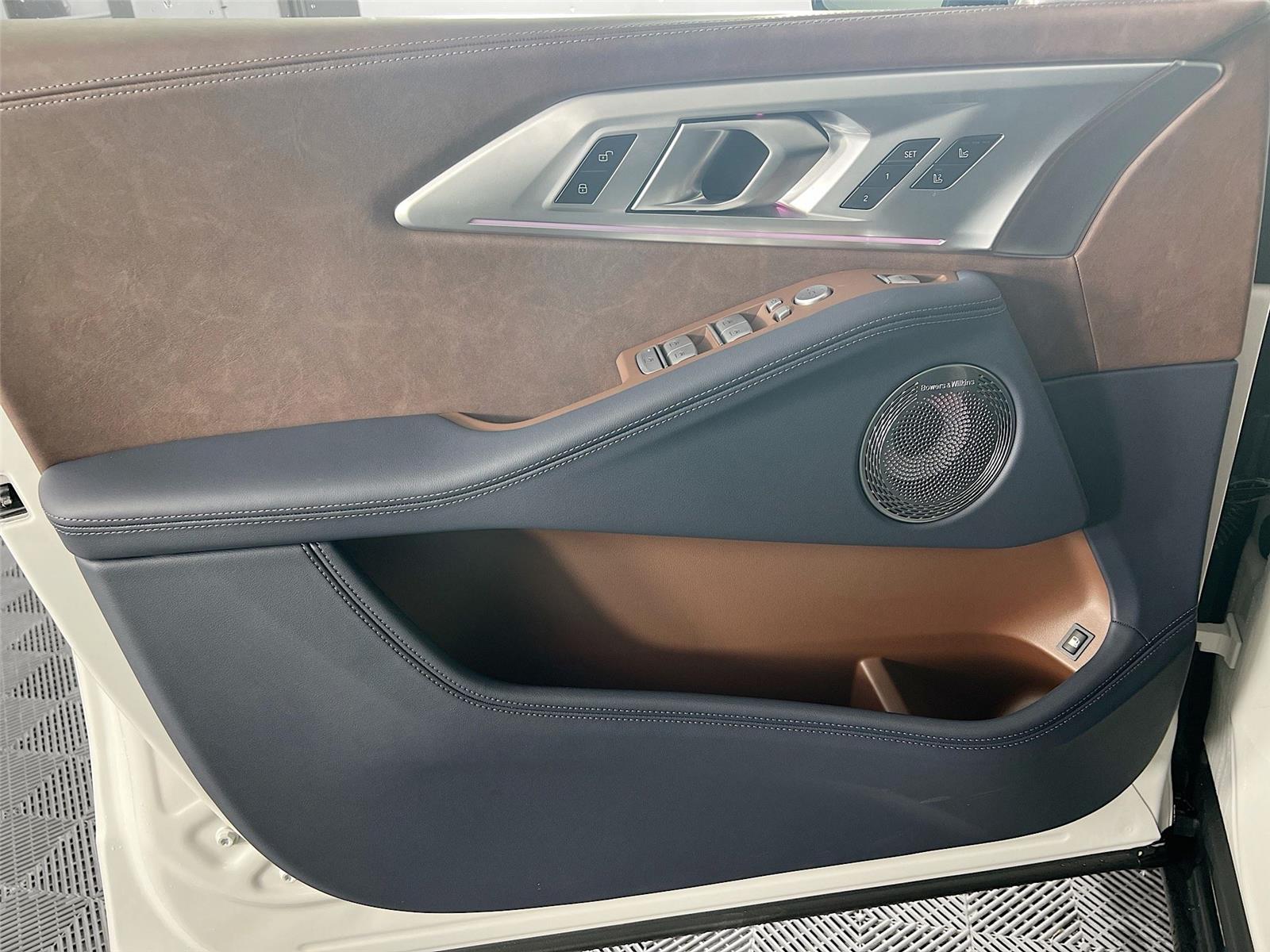 2026 BMW XM Base - Photo 17