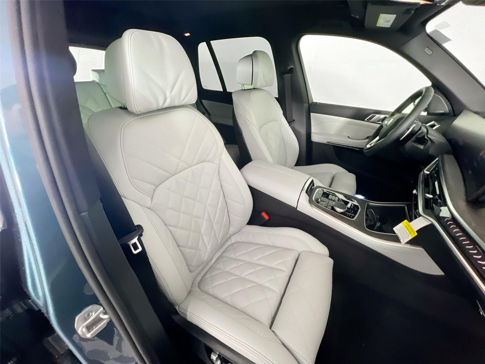 2026 BMW X5 50e - Photo 28