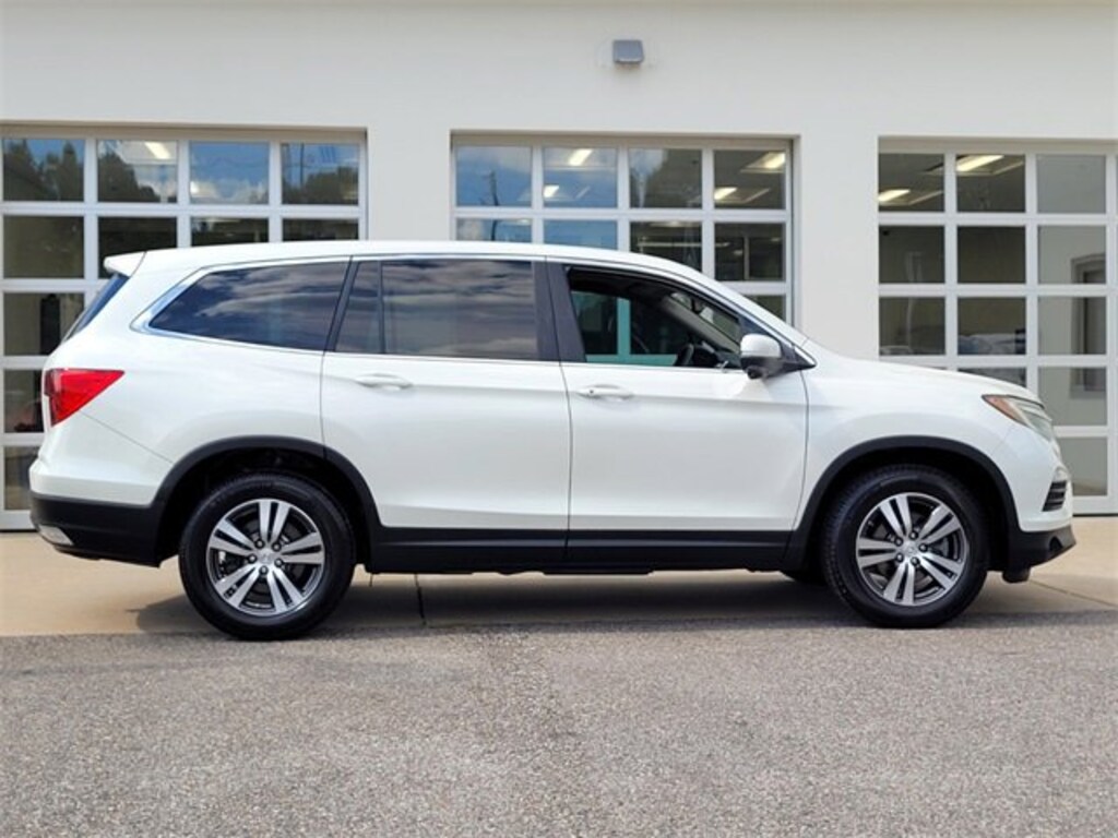Used 2016 Honda Pilot EX-L w/Navigation FWD SUV