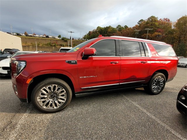 2023 Gmc Yukon XL Denali Ultimate photo 3