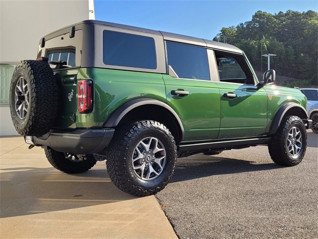 2024 Ford Bronco Badlands photo 3
