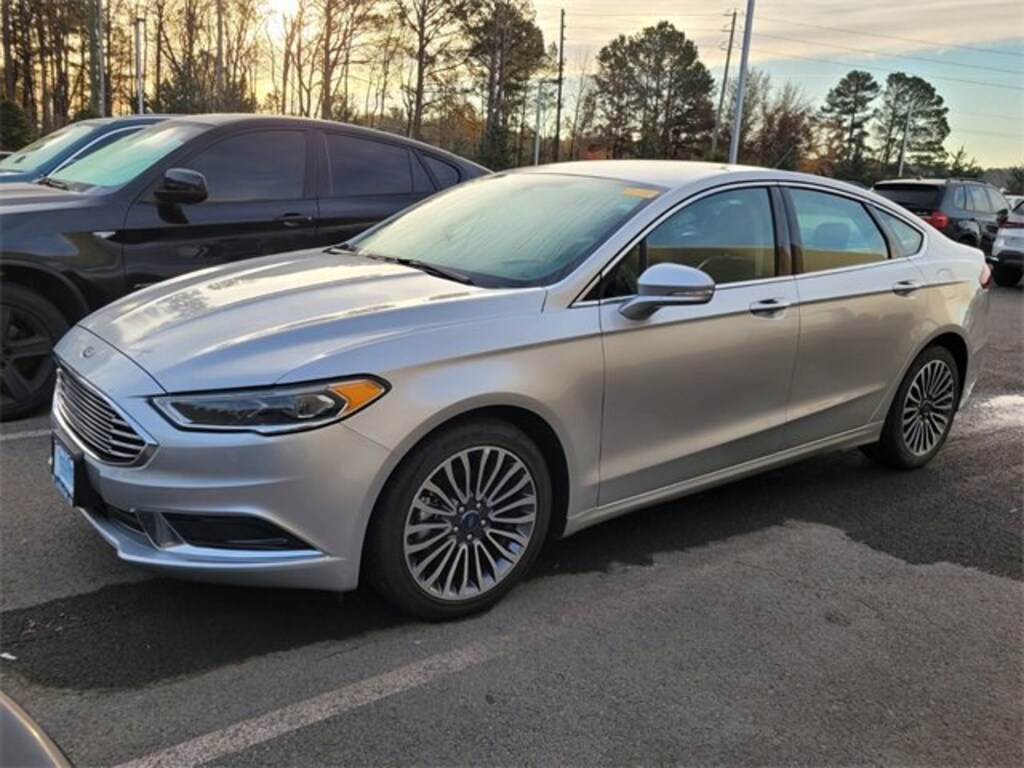 Used 2018 Ford Fusion SE Sedan
