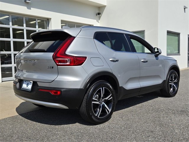 2025 Volvo XC40 AWD Core photo 3