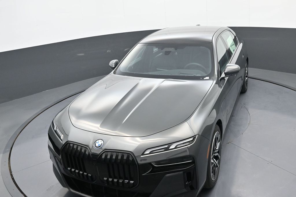 2026 BMW 7 Series 750e - Photo 33