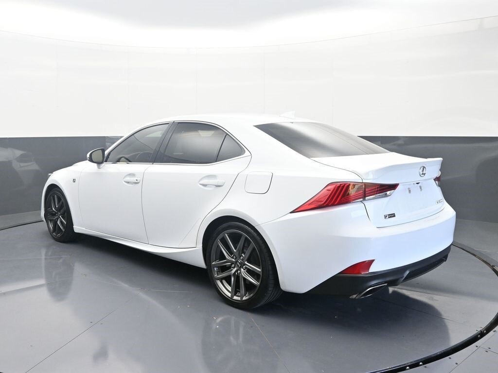 2018 Lexus IS 300 F SPORT photo 4