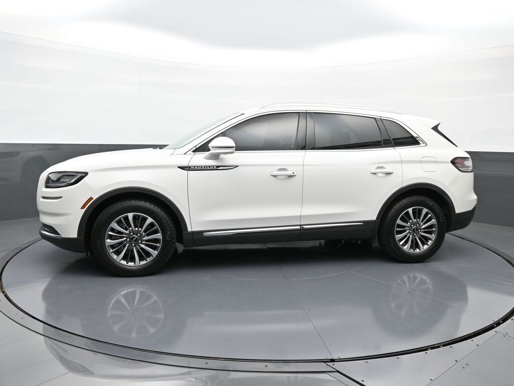 2022 Lincoln Nautilus Standard photo 2