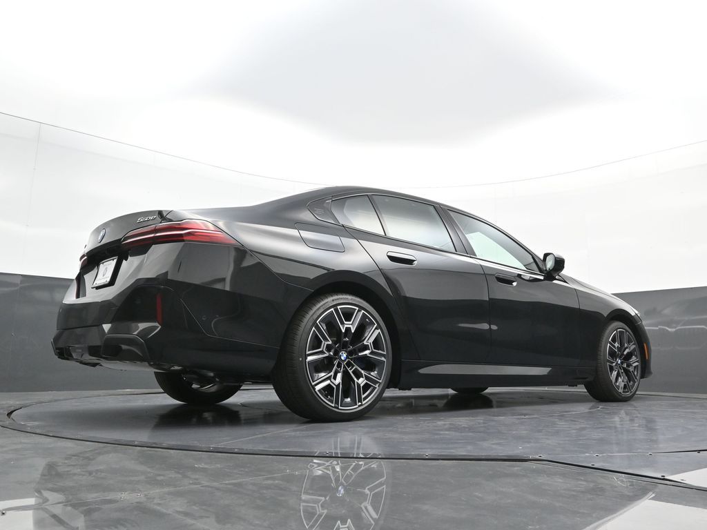 2026 BMW 5 Series 550e - Photo 28