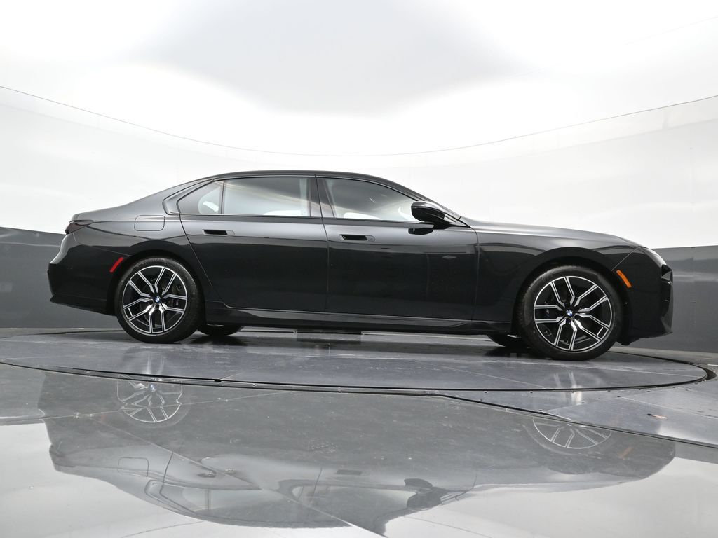 2026 BMW 7 Series 740i - Photo 38
