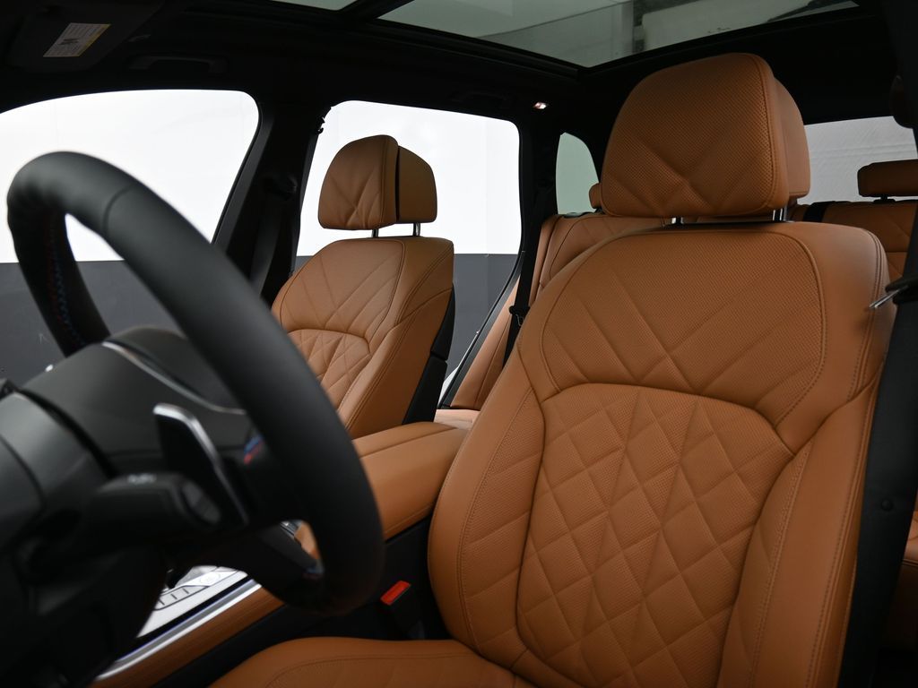 2026 BMW X5 M60i - Photo 10