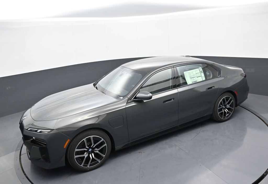 2026 BMW 7 Series 750e - Photo 34