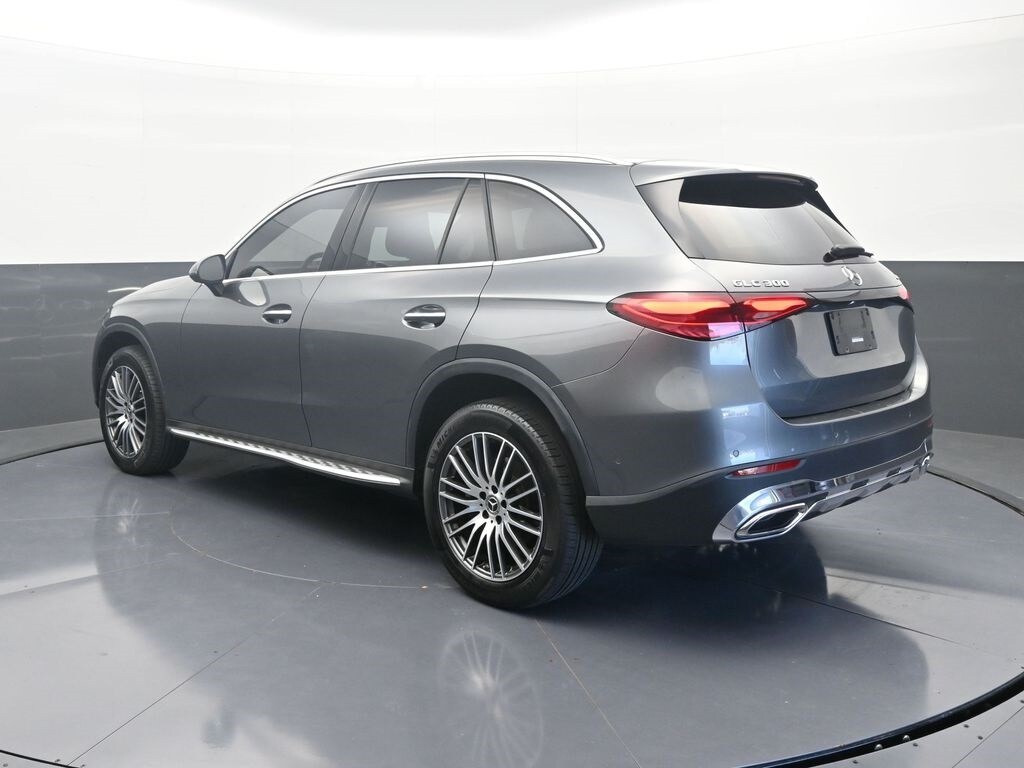 2023 Mercedes Benz GLC 300 4MATIC photo 3