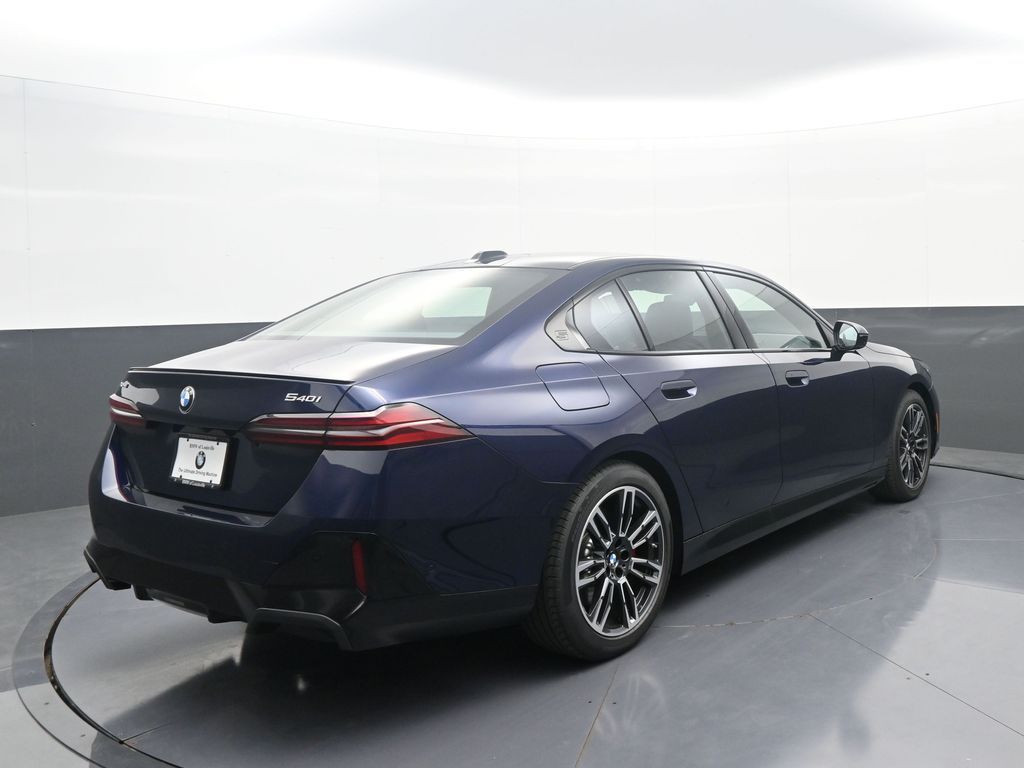 2026 BMW 5 Series 540i - Photo 7