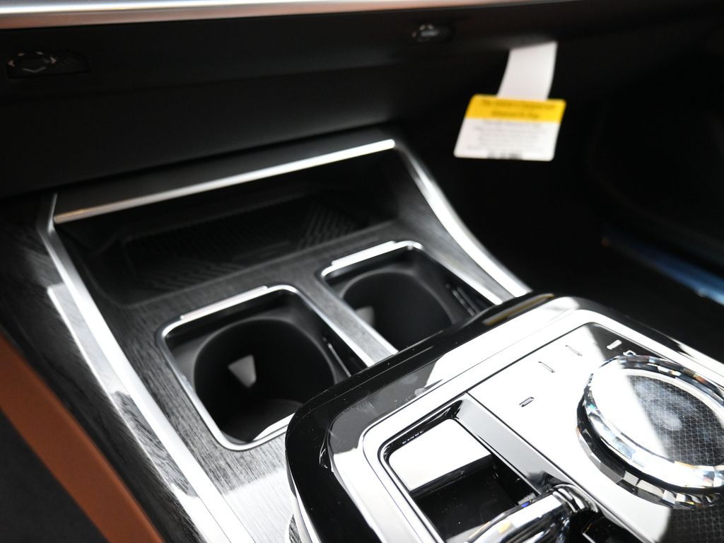 2026 BMW 7 Series 740i - Photo 13