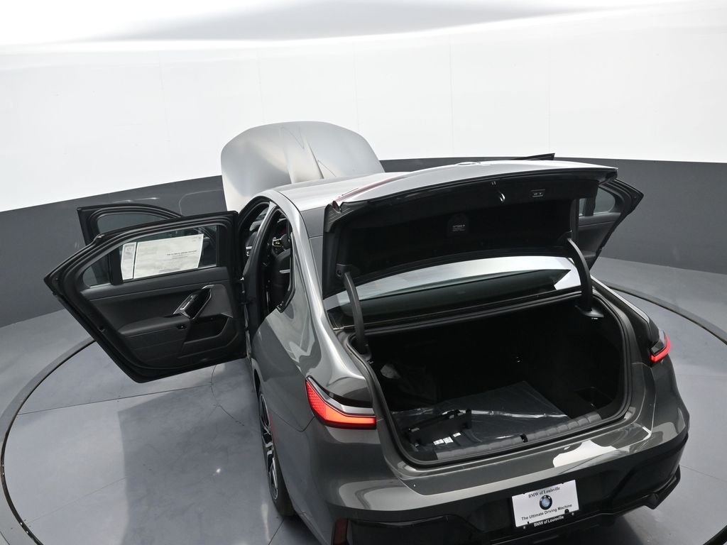 2026 BMW 7 Series 750e - Photo 44