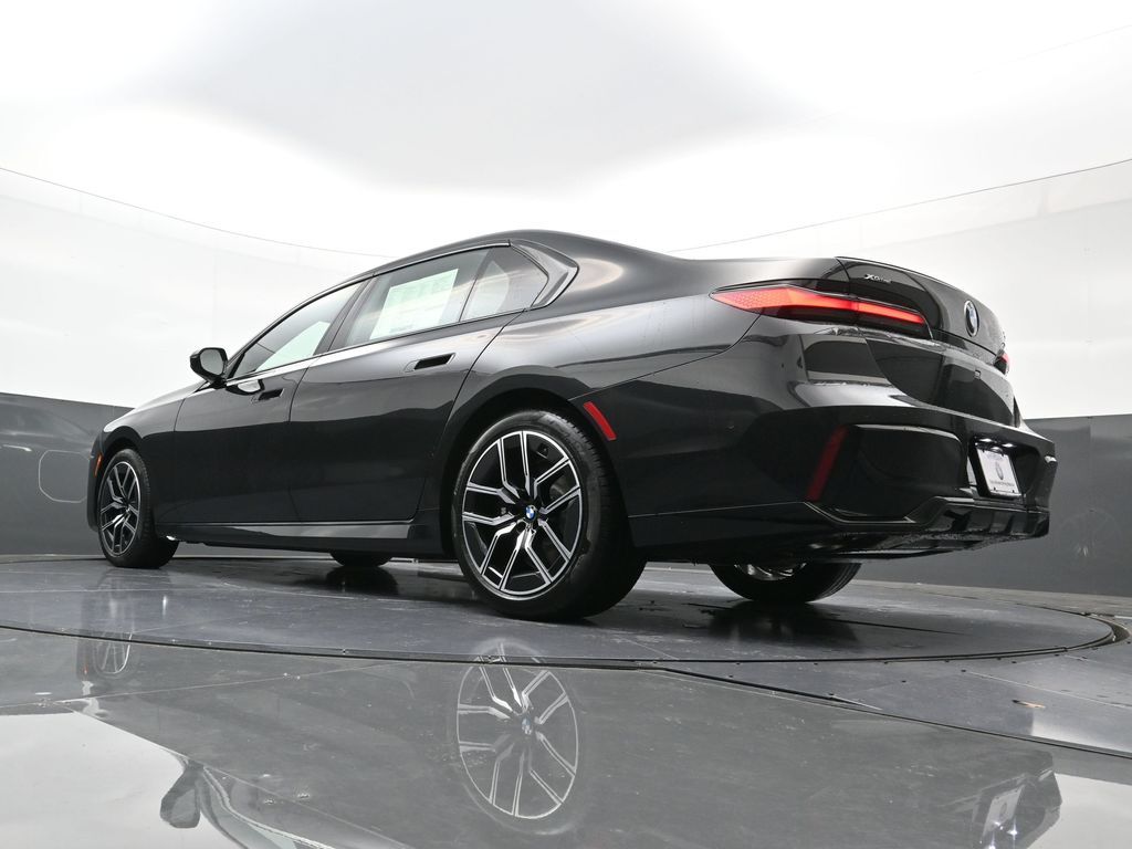 2026 BMW 7 Series 740i - Photo 35