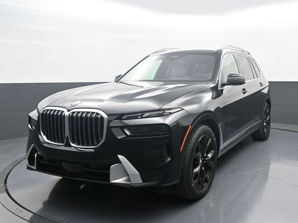 2025 BMW X7 40i's photo