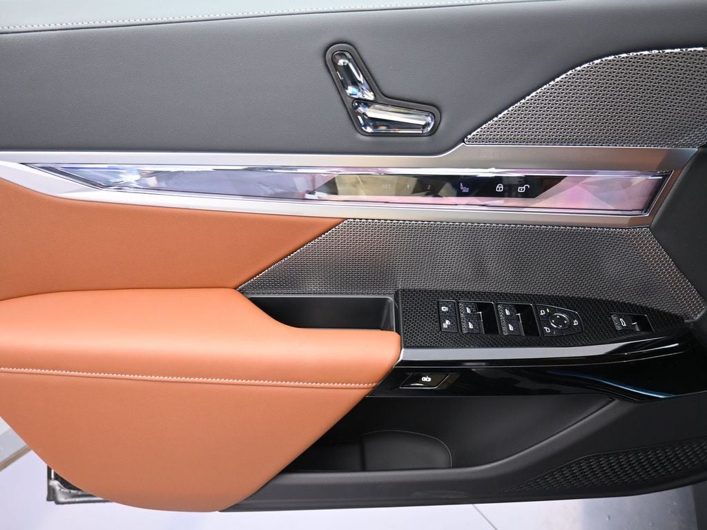 2026 BMW 7 Series 740i - Photo 10