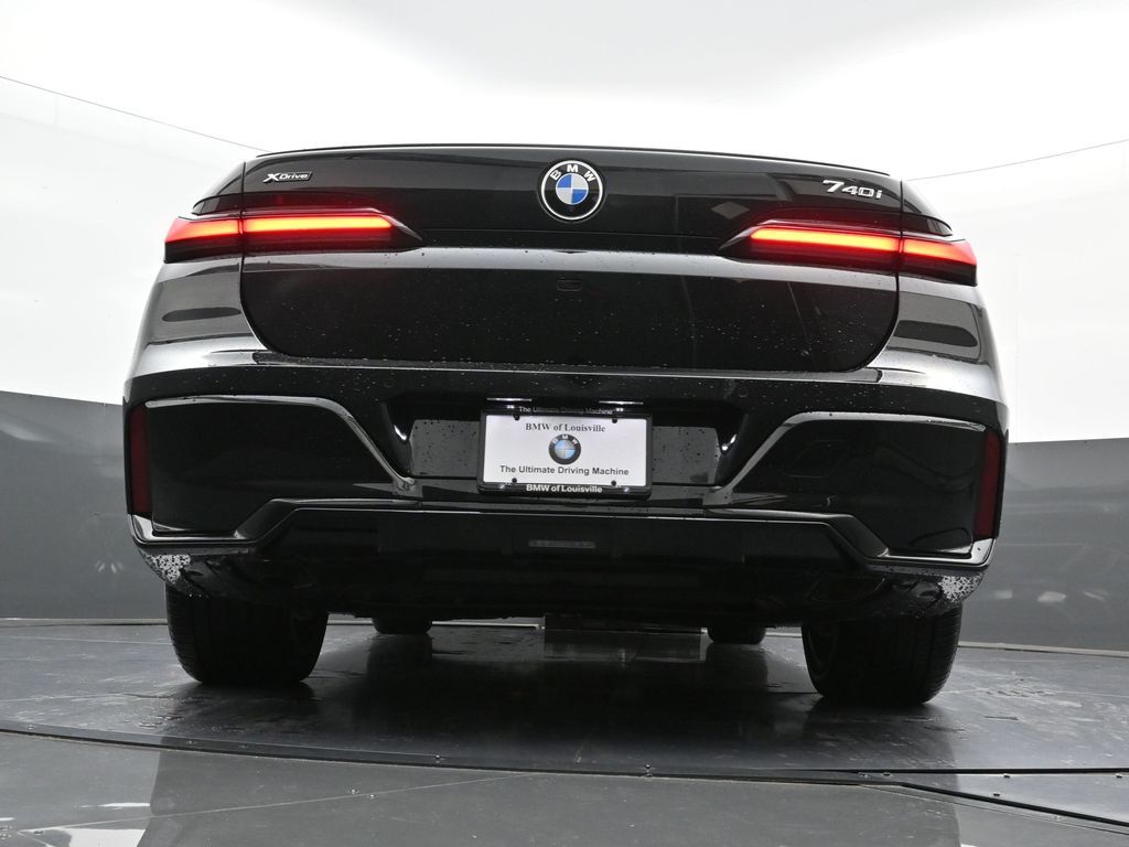 2026 BMW 7 Series 740i - Photo 36