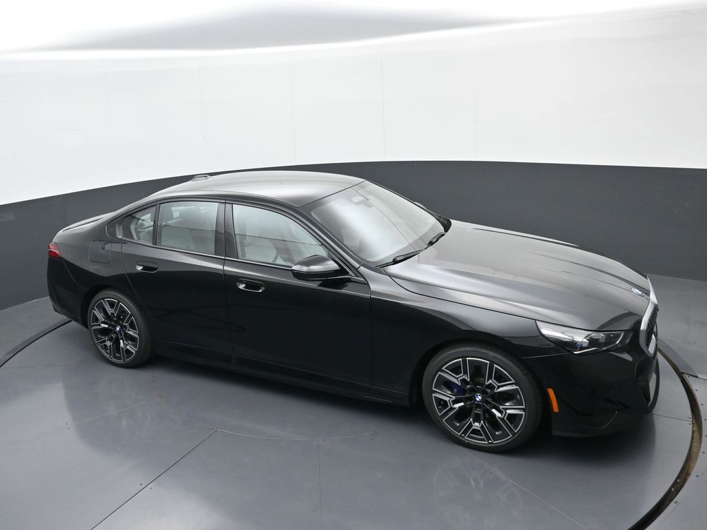 2026 BMW 5 Series 550e - Photo 30