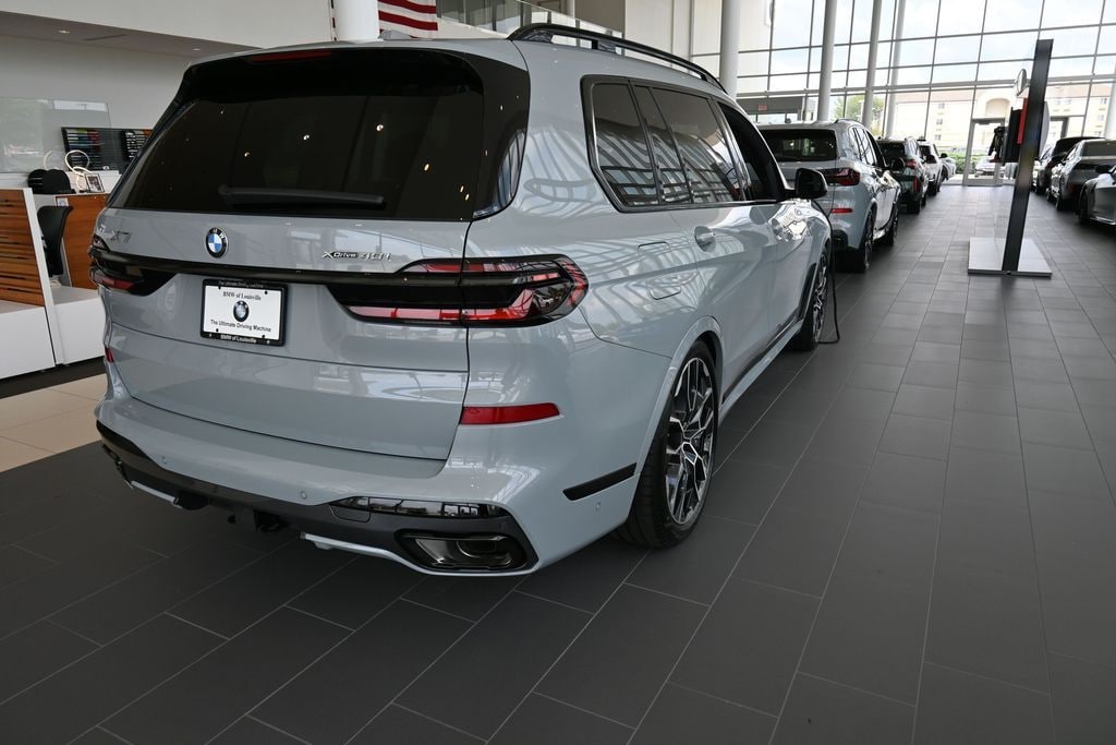 New 2027 BMW X7 xDrive40i SUV