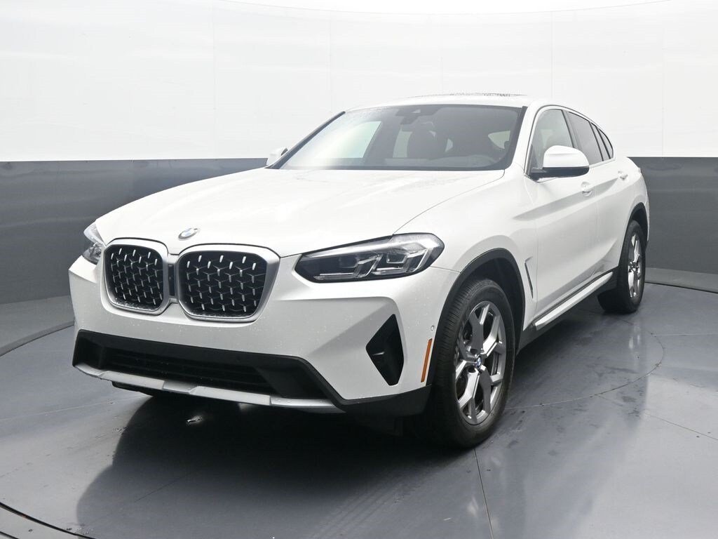 2025 BMW X4 30i's photo