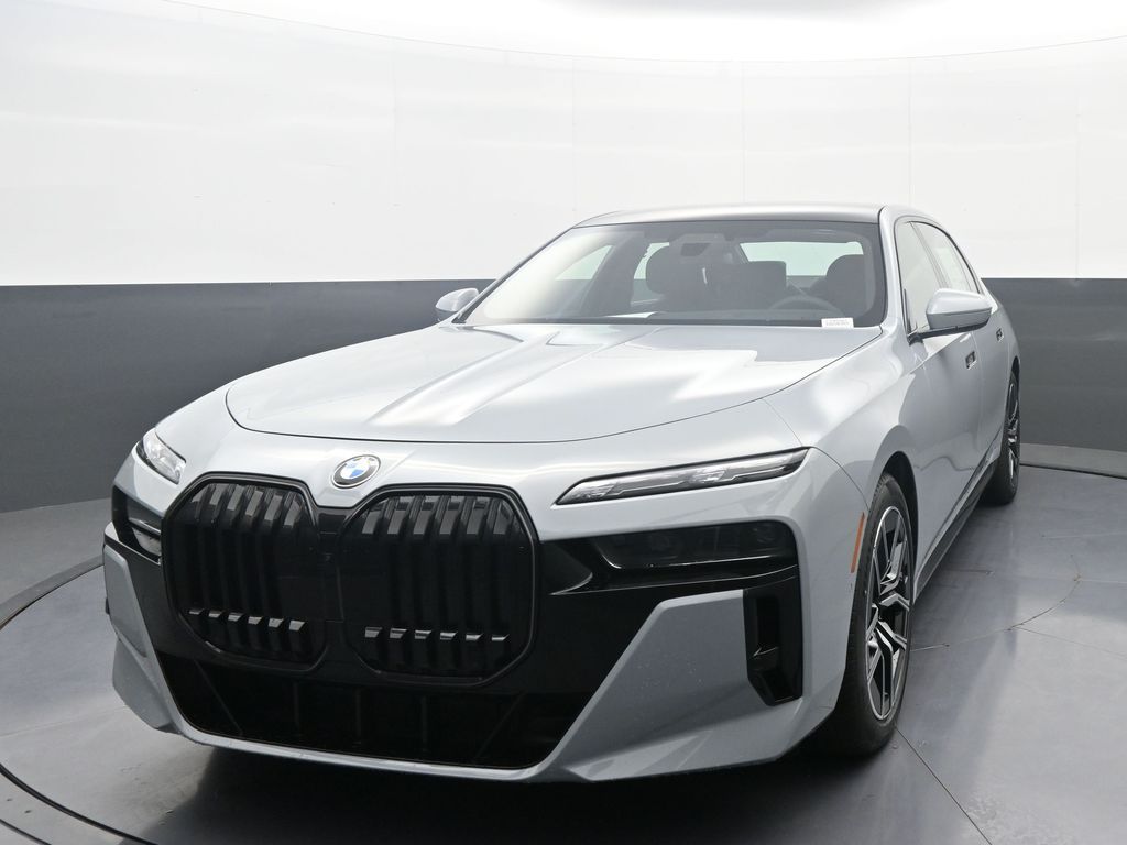 2026 BMW 7 Series 740i xDrive Sedan's photo