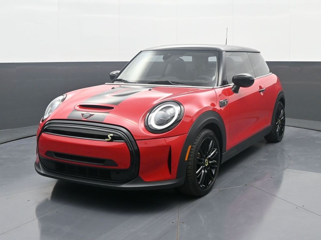 2022 MINI 3 Door SE