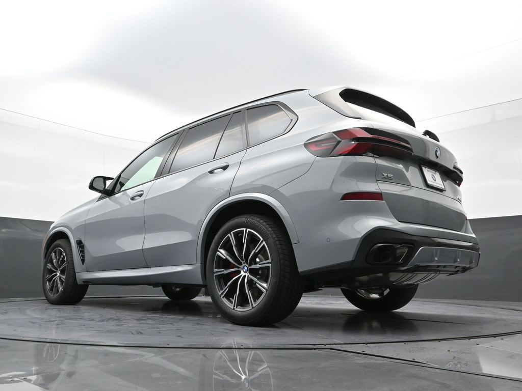 2026 BMW X5 M60i - Photo 25