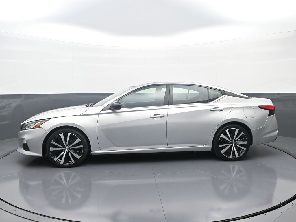 2019 Nissan Altima 2.5 SR photo 3