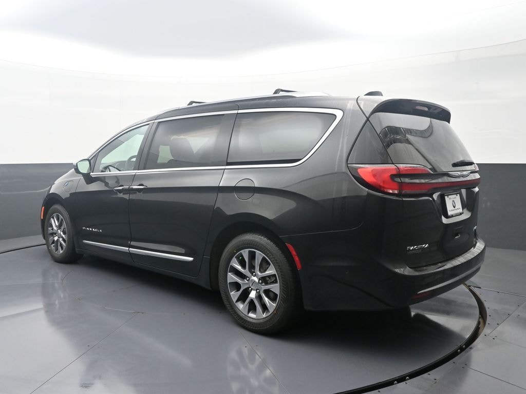 Used 2023 Chrysler Pacifica Hybrid Pinnacle Minivan/Van
