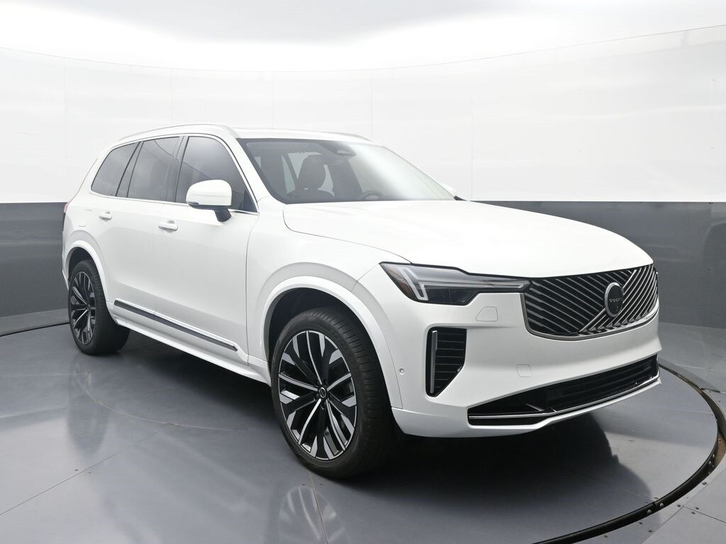 2025 Volvo XC90 T8 photo 3
