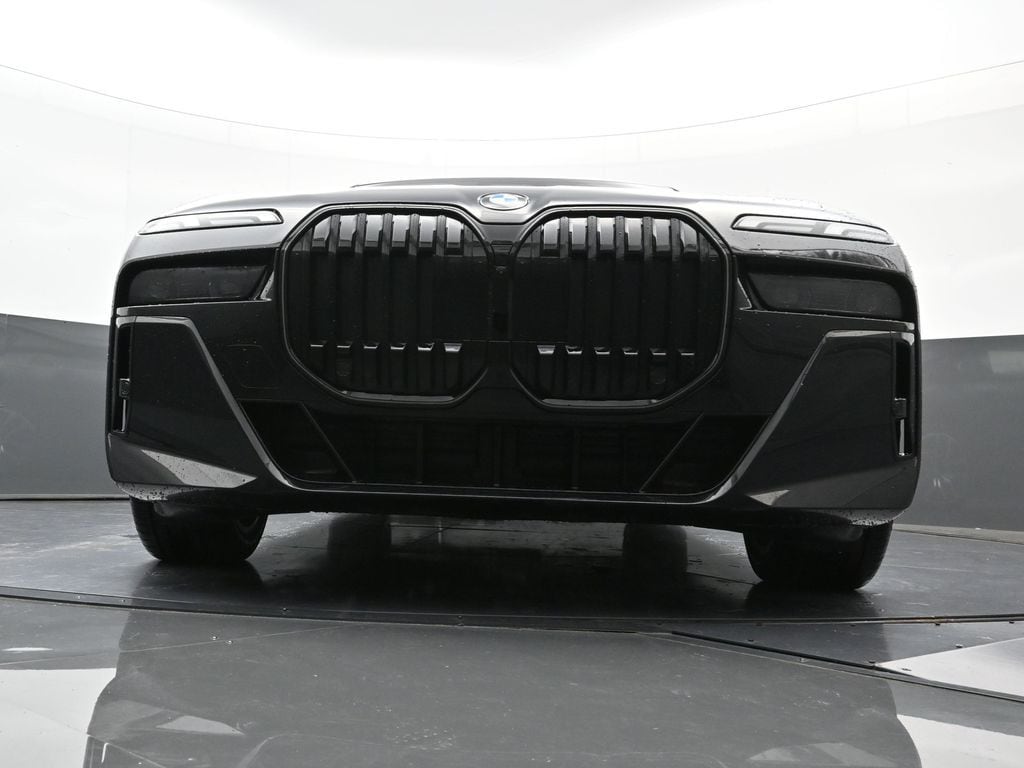 2026 BMW 7 Series 740i - Photo 32