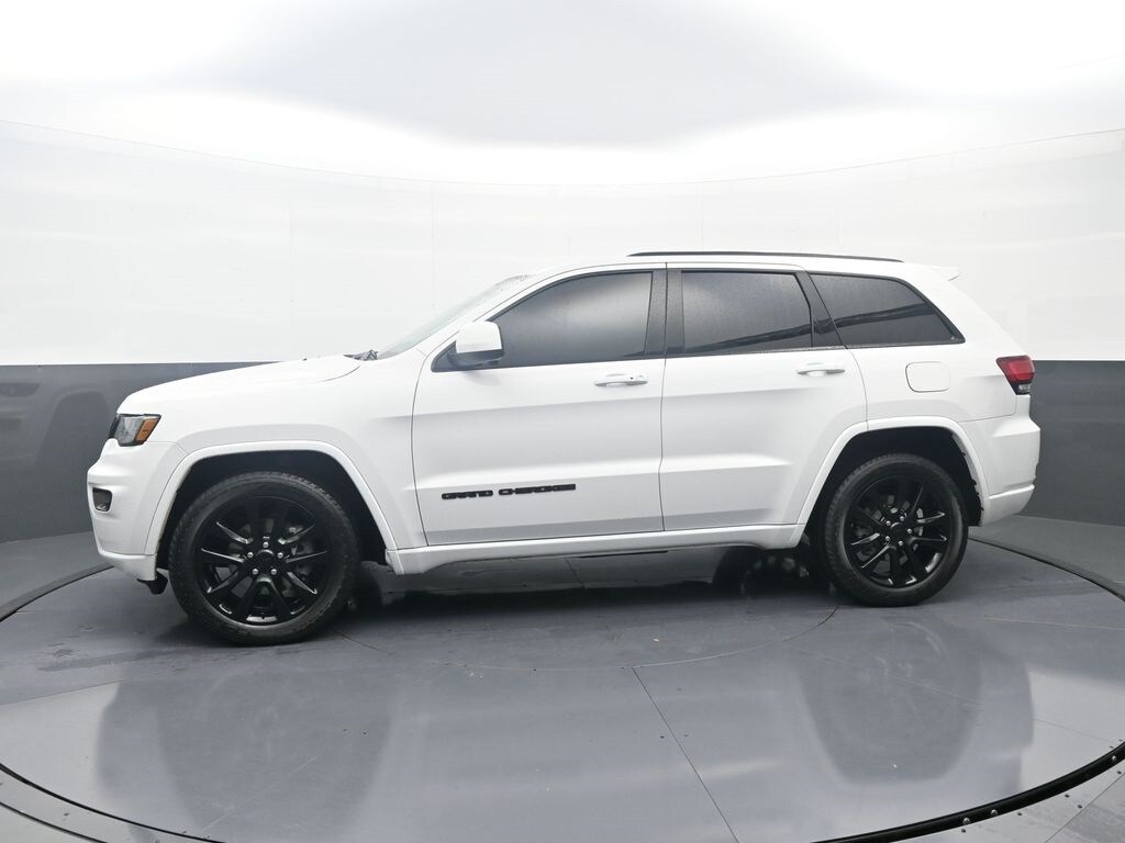 2020 Jeep Grand Cherokee Altitude photo 3