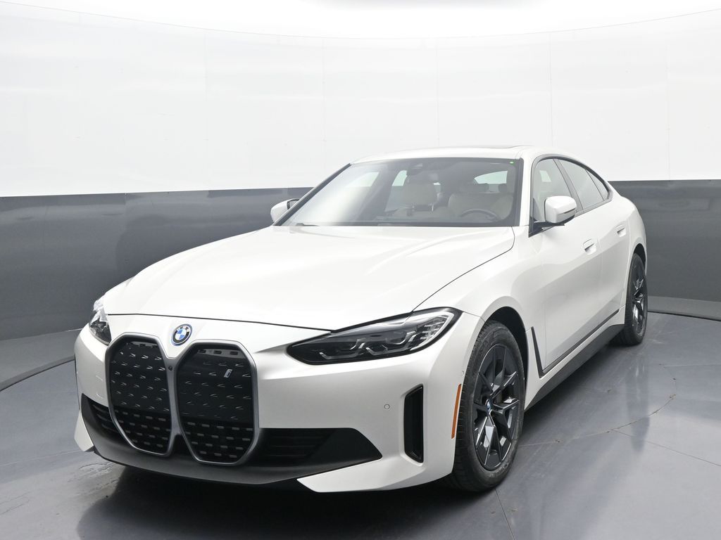 2023 BMW i4 eDrive35's photo