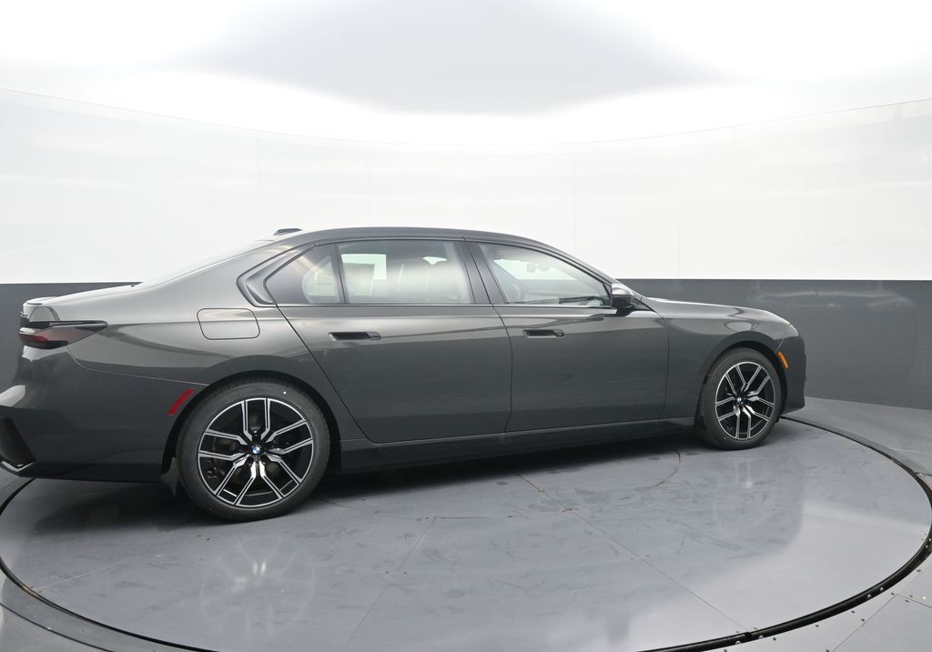 2026 BMW 7 Series 750e - Photo 8