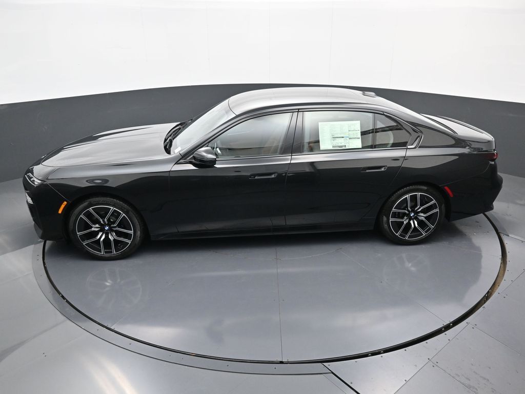 2026 BMW 7 Series 740i - Photo 42