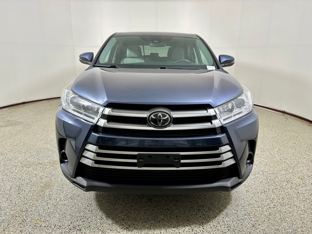 Used 2017 Toyota Highlander LE with VIN 5TDBZRFH0HS461658 for sale in Louisville, KY