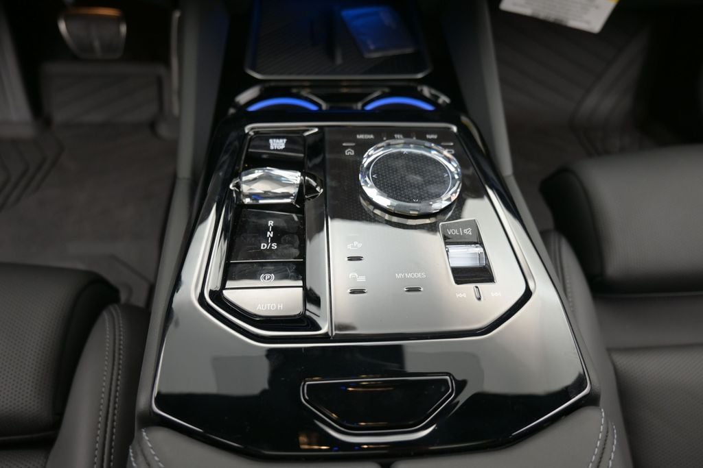 2026 BMW 5 Series 540i - Photo 15