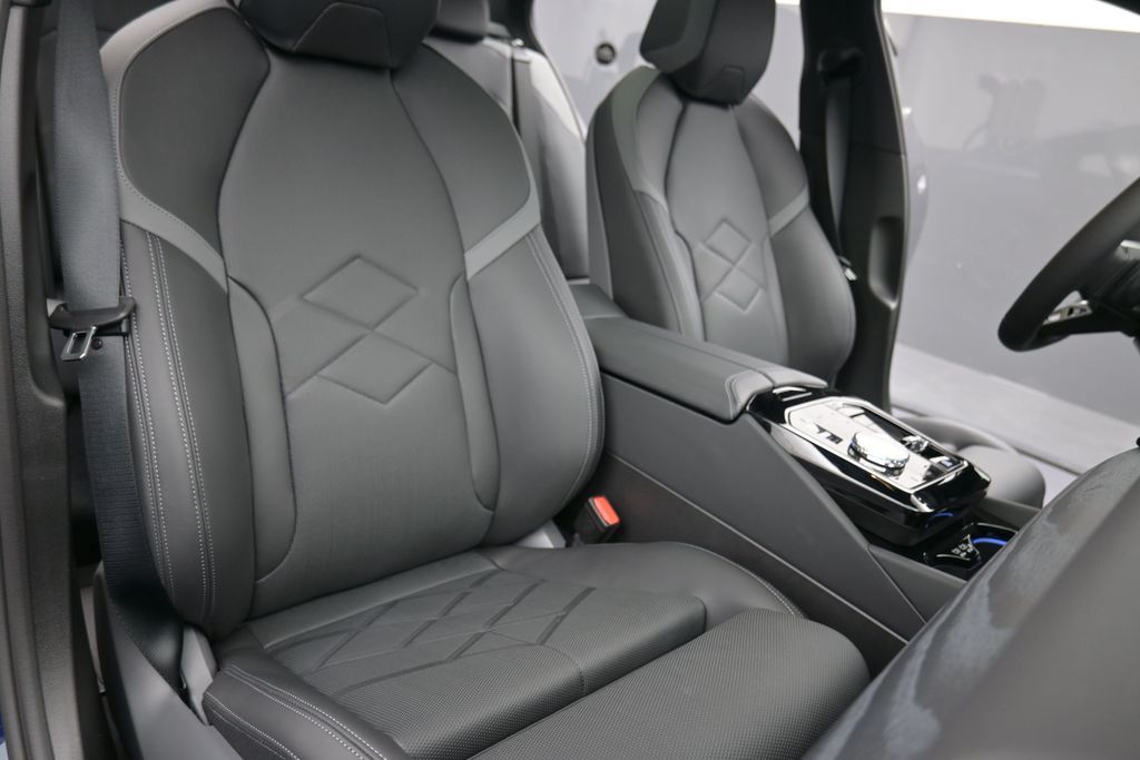 2026 BMW 5 Series 540i - Photo 21