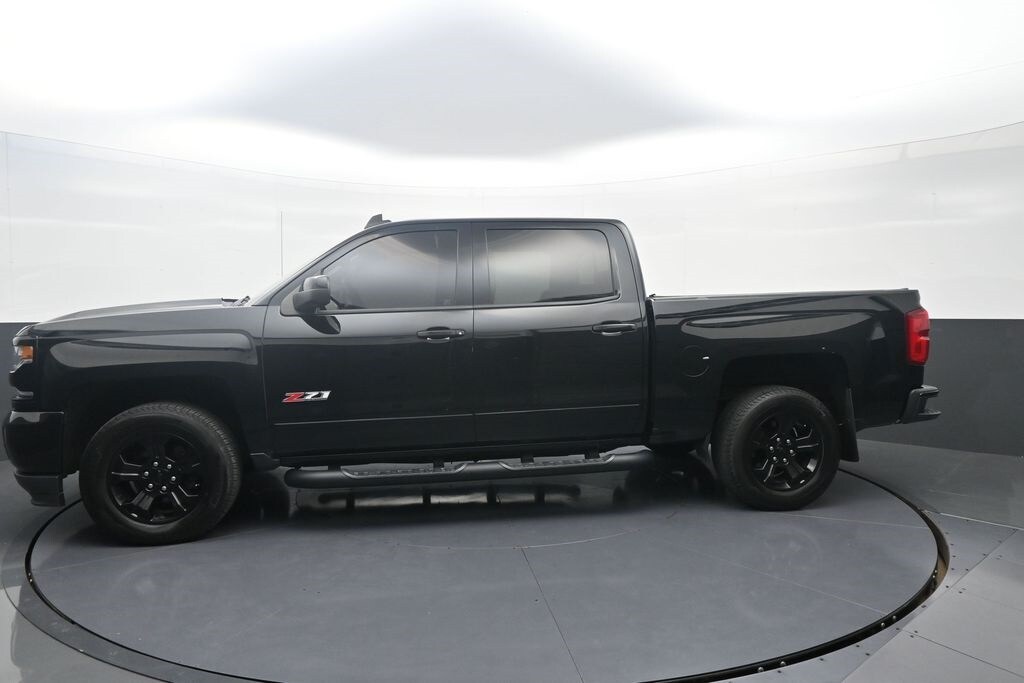 2018 Chevrolet Silverado 1500 LTZ photo 2